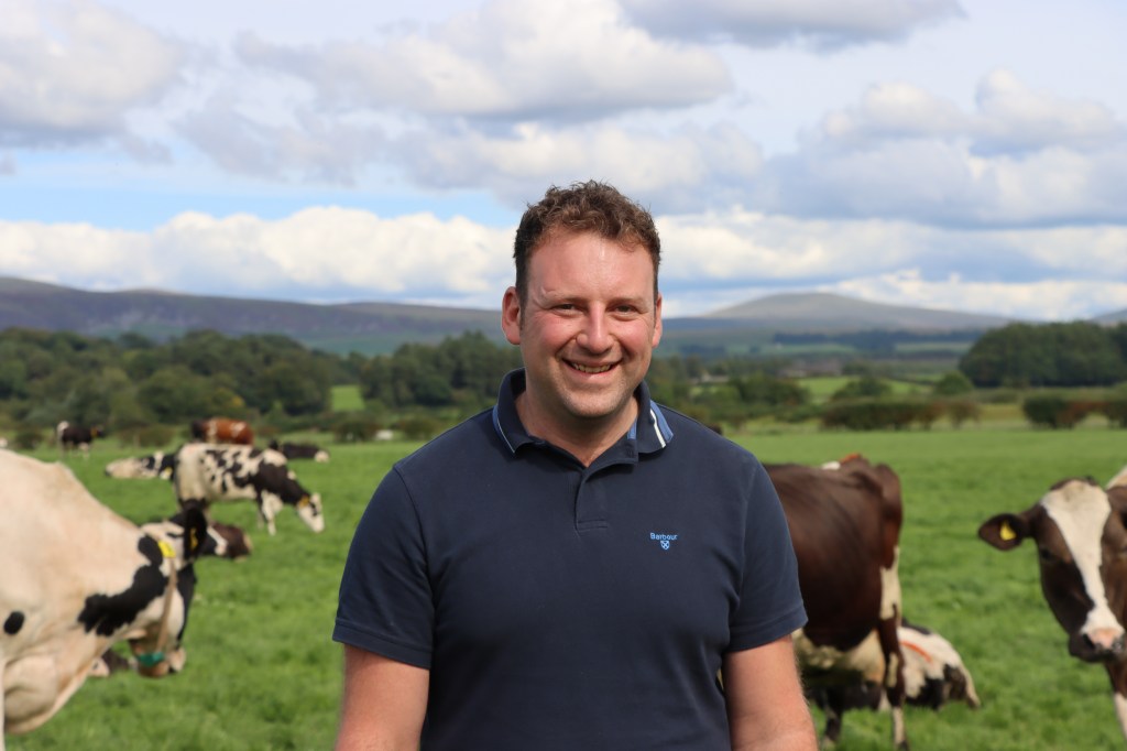 Crossbreeding cows with Norwegian Red genetics - John Millar